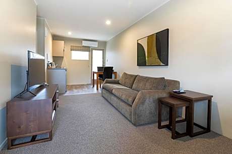 Deluxe King Suite