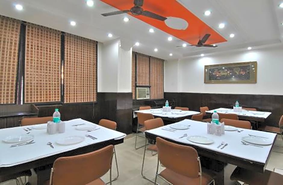 Super OYO Chand Palace