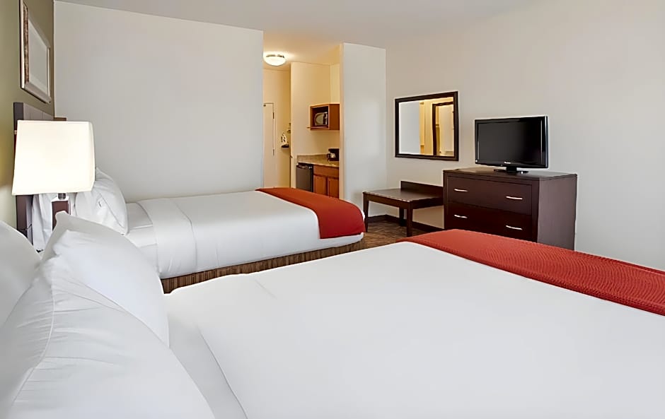 Holiday Inn Express Topeka North By IHG