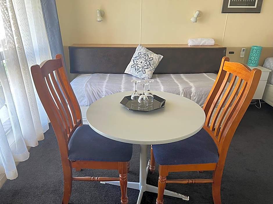 Woodmans Hill Motel