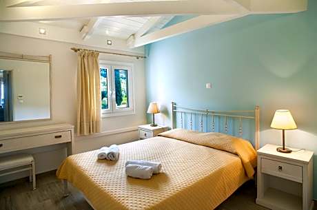 Deluxe Suite with Sea View