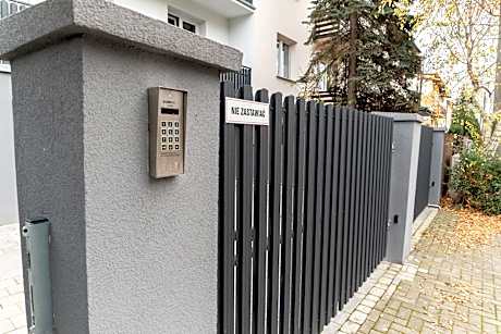 Apartment with Garden View