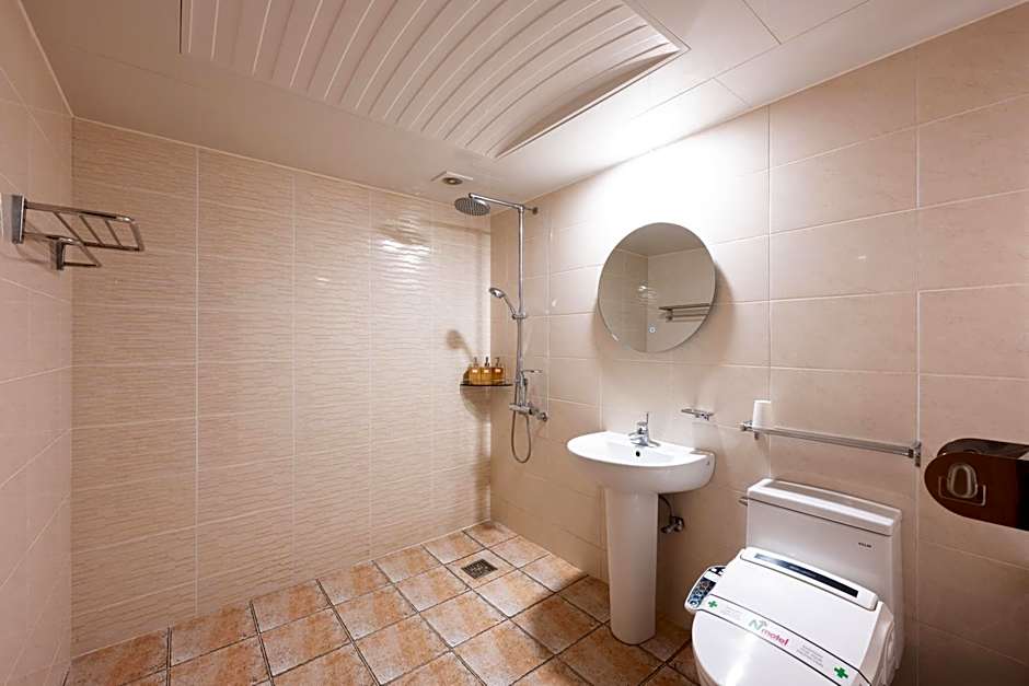 Gyeongju Hotel Check-in Bulguk