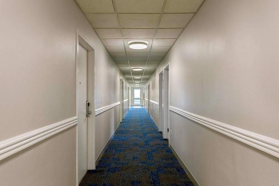 Microtel Inn & Suites by Wyndham Bowling Green