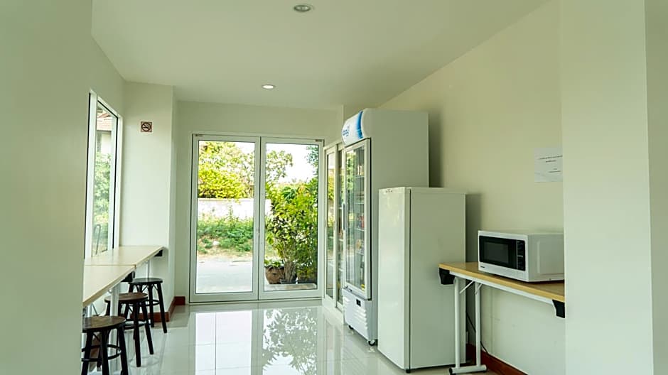 The Willing Hotel and Residence