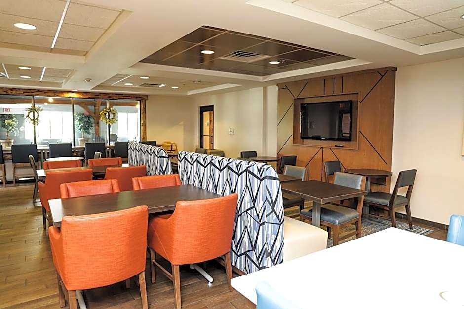 Holiday Inn Express & Suites Donegal By IHG