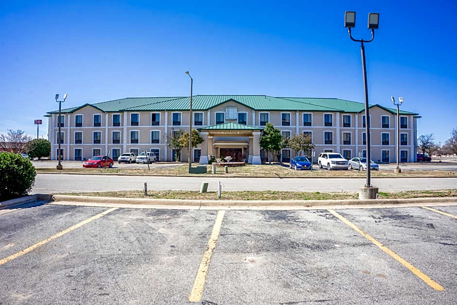 Ark Suites By OYO Jonesboro I-555