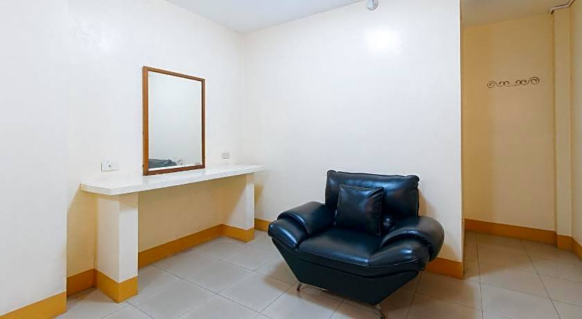 RedDoorz @ Golden Park Inn La Union