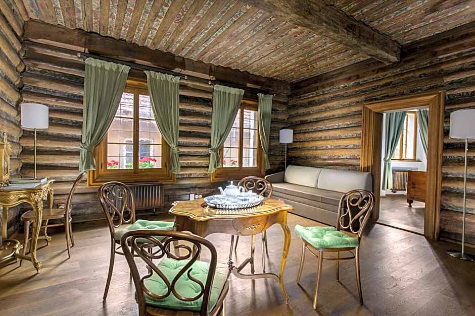 Hotel At the Green Grape