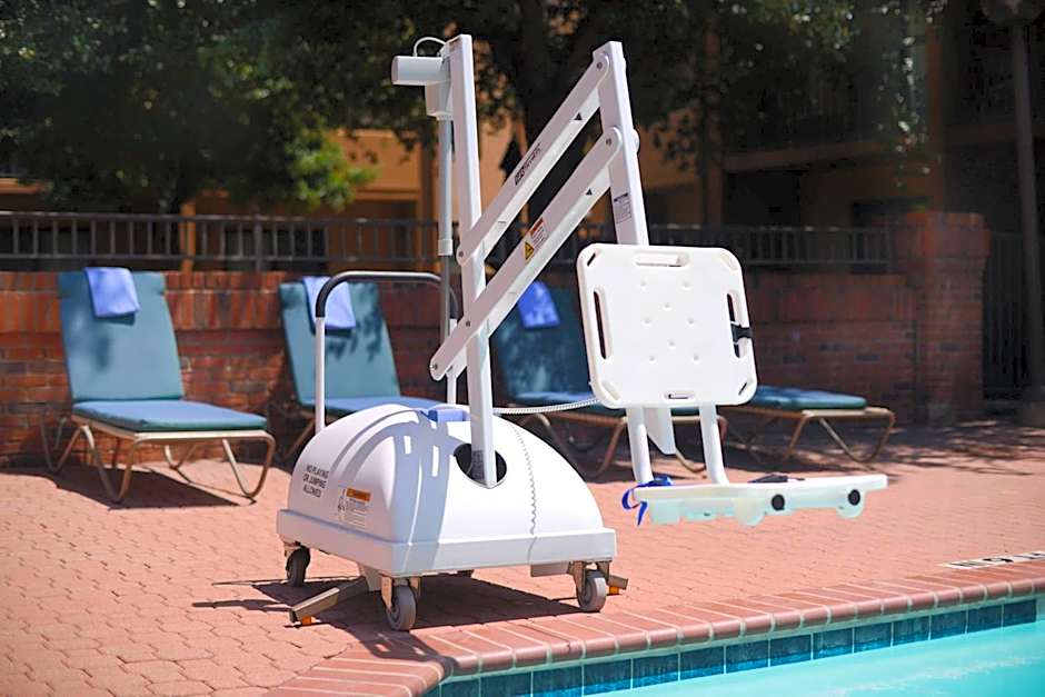 Courtyard by Marriott Dallas Las Colinas