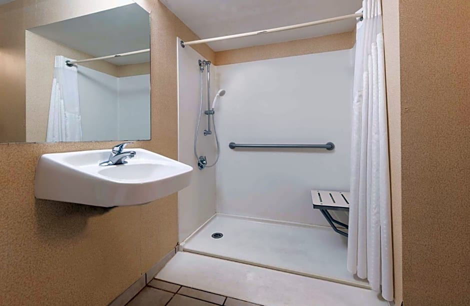 Aviator Hotel & Suites South I-55, BW Signature Collection