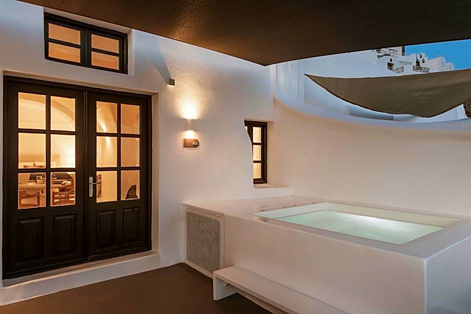 Aqua Luxury Suites Santorini