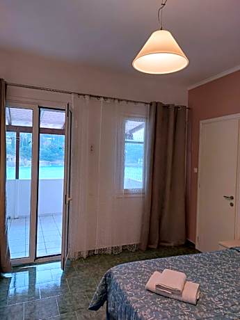 Standard Twin Room with Sea View