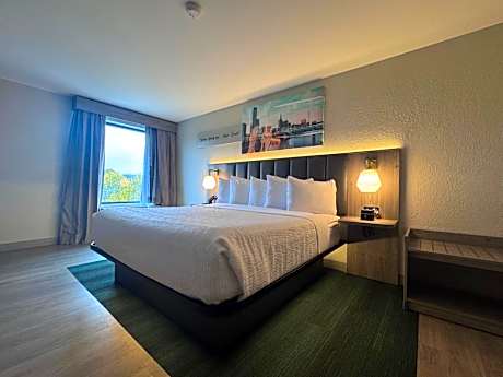 La Quinta Inn & Suites by Wyndham Nashville Airport/Opryland