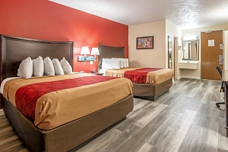 Queen Room with Two Queen Beds - Accessible/Non-Smoking