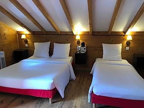 Quadruple Room with Balcony Mont Blanc side