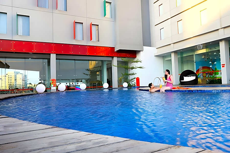 HARRIS Hotel & Conventions Gubeng