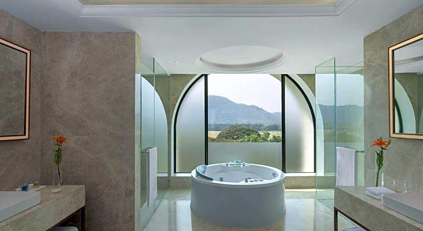 Radisson Blu Plaza Hotel Mysore