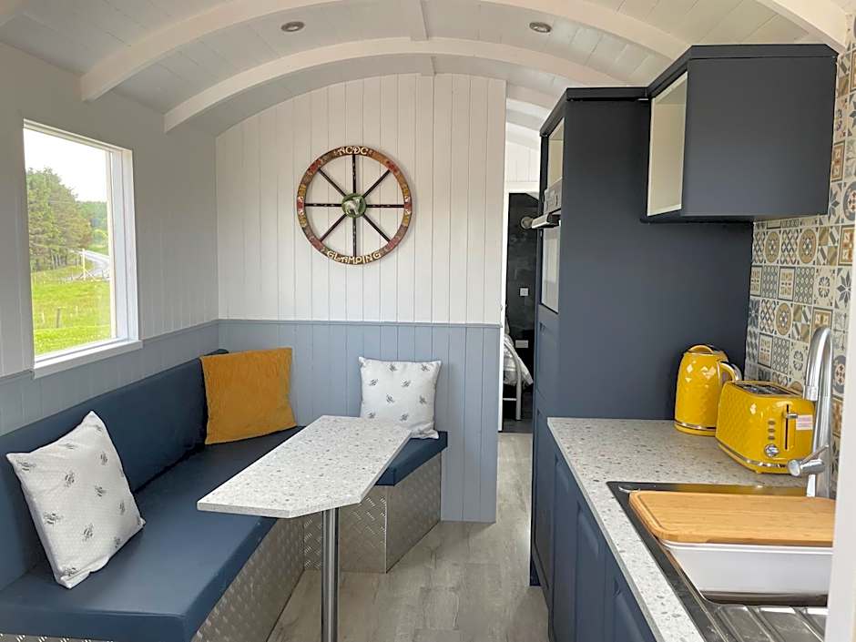 AC/DC Glamping