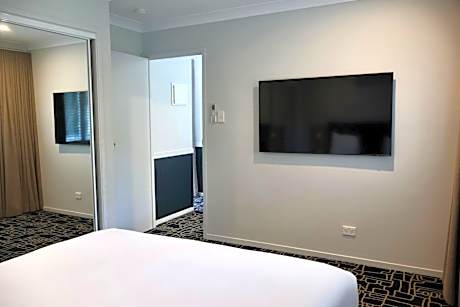 Deluxe One Bedroom Apartment