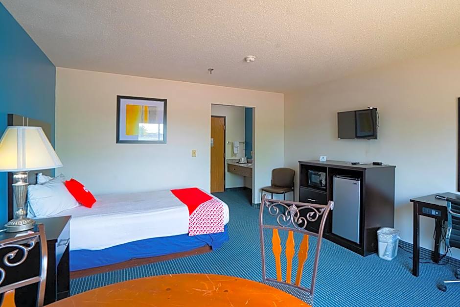 OYO Hotel Redwood Falls near Jackpot Casino