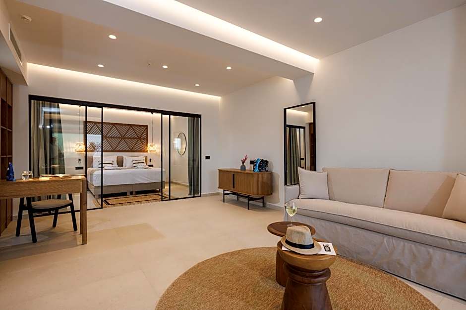 Deos Luxury Suites - Adults Only