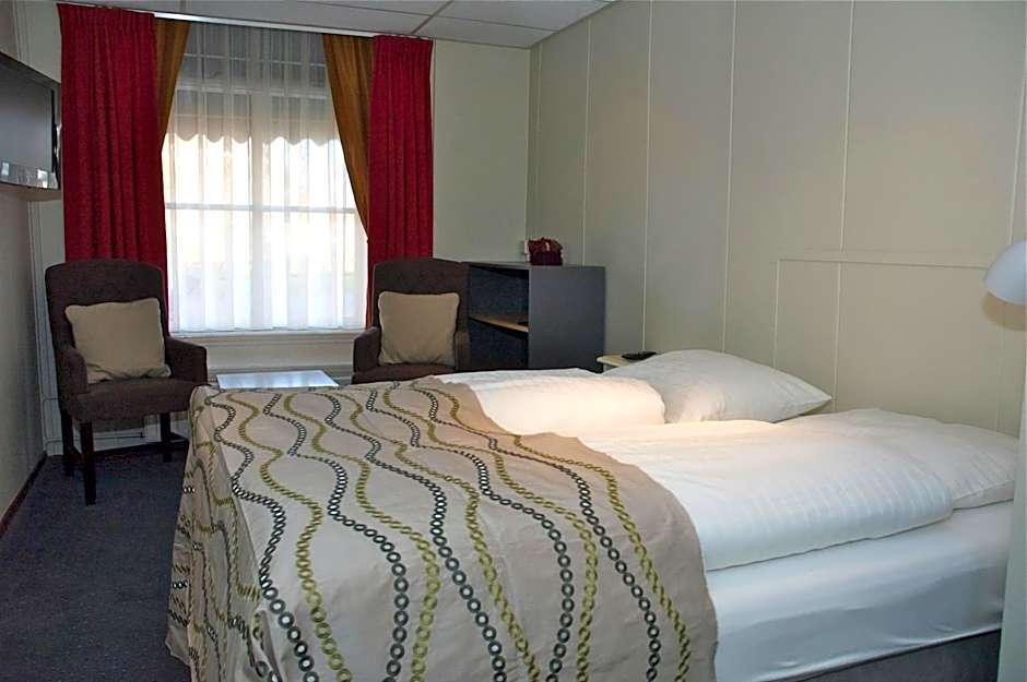 Photo 1 of 6 of Quadruple Room
