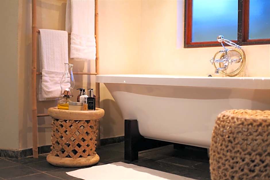 Ivory Wilderness River Rock Lodge