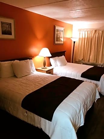 Queen Room with Two Queen Beds - Smoking