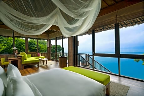 Ocean Front Pool Villa Suite 