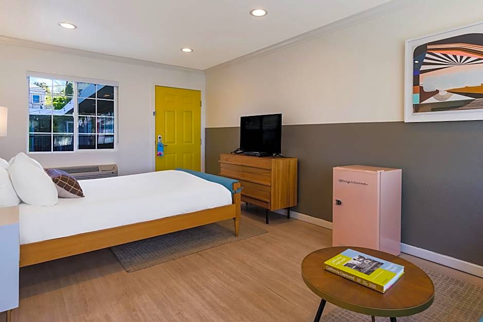 Signature Inn Oakland