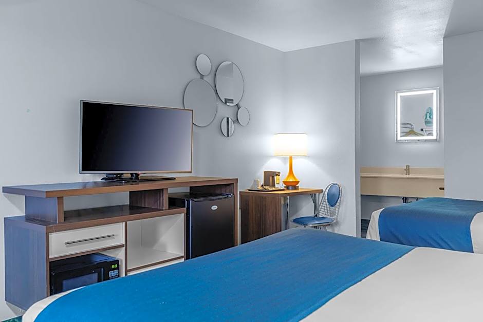 Days Inn & Suites by Wyndham Flagstaff I-40