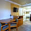 Charm Motel & Suites