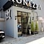 Monezza Hotel