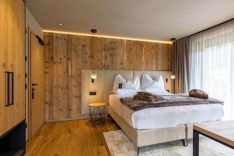 Paradise Lodge