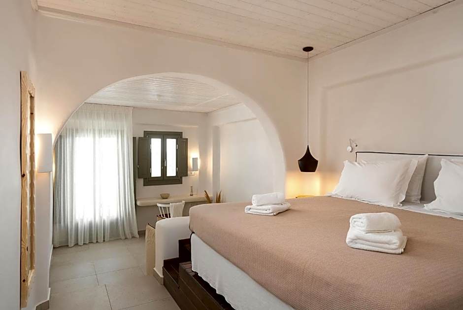 Melidron Hotel & Suites