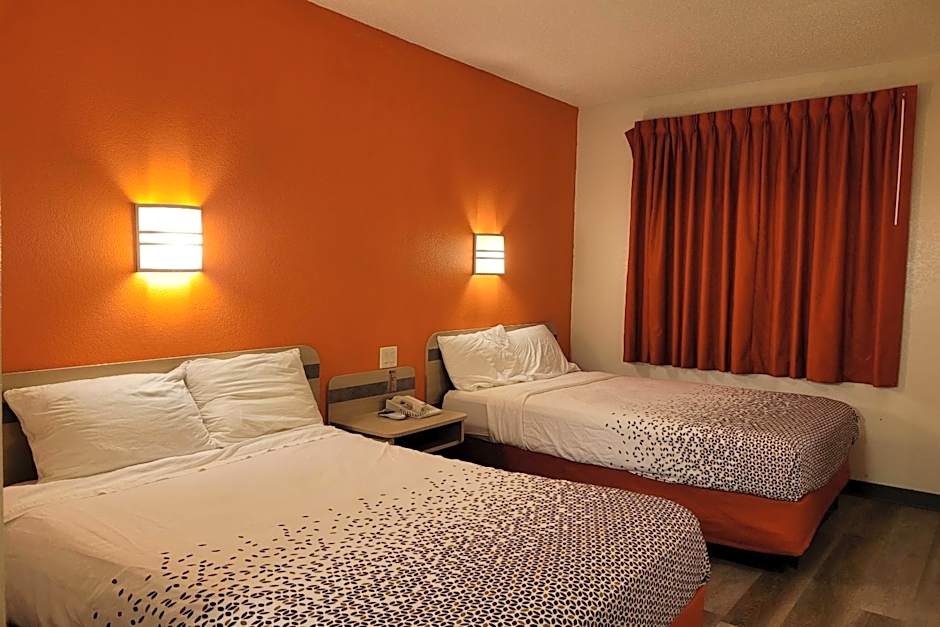 Modern Stay 39 Lakeview By OYO Minonk