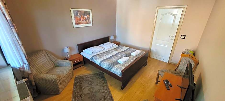 Dworek Pokoje Gościnne