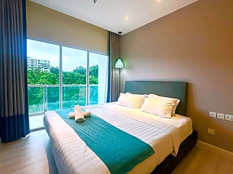 One-Bedroom Apartment with Balcony and Mountain View
