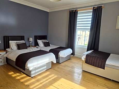 Triple Room with Bath