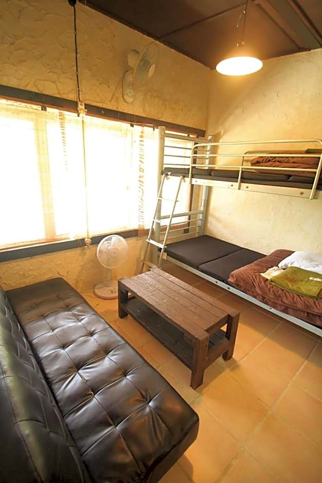 Taketomijima Guesthouse and je Taime