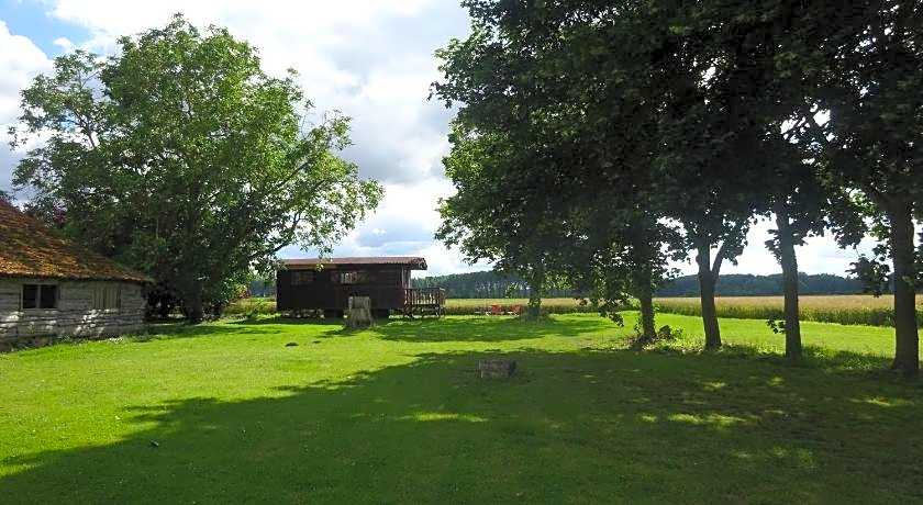 La Ferme de l'isle et sa Roulotte