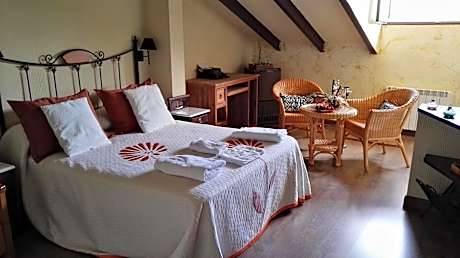 Studio with Spa Bath