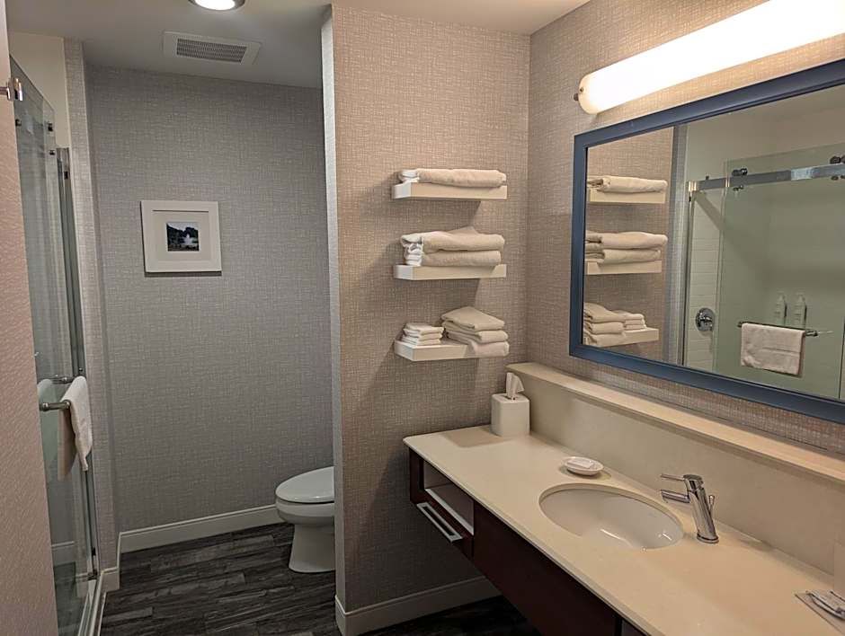 Hampton Inn By Hilton & Suites Cazenovia, NY