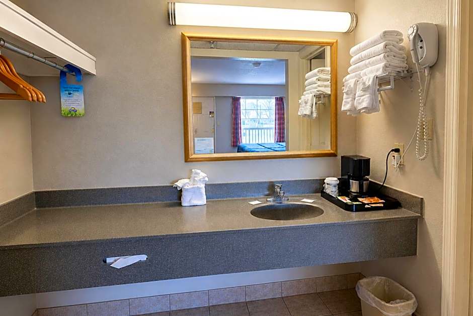 Days Inn by Wyndham Apple Valley Sevierville