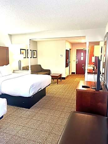 2 Queen Beds, Suite, Nonsmoking