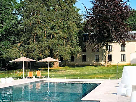 Novotel Chateau de Maffliers