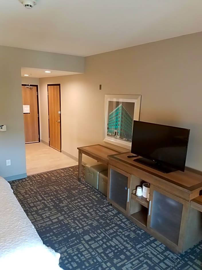 Hampton Inn & Suites Dallas-The Colony