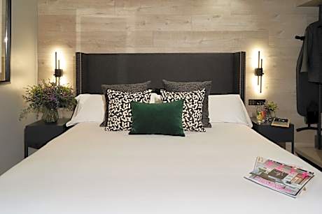 Penthouse Room with Terrace and Jacuzzi