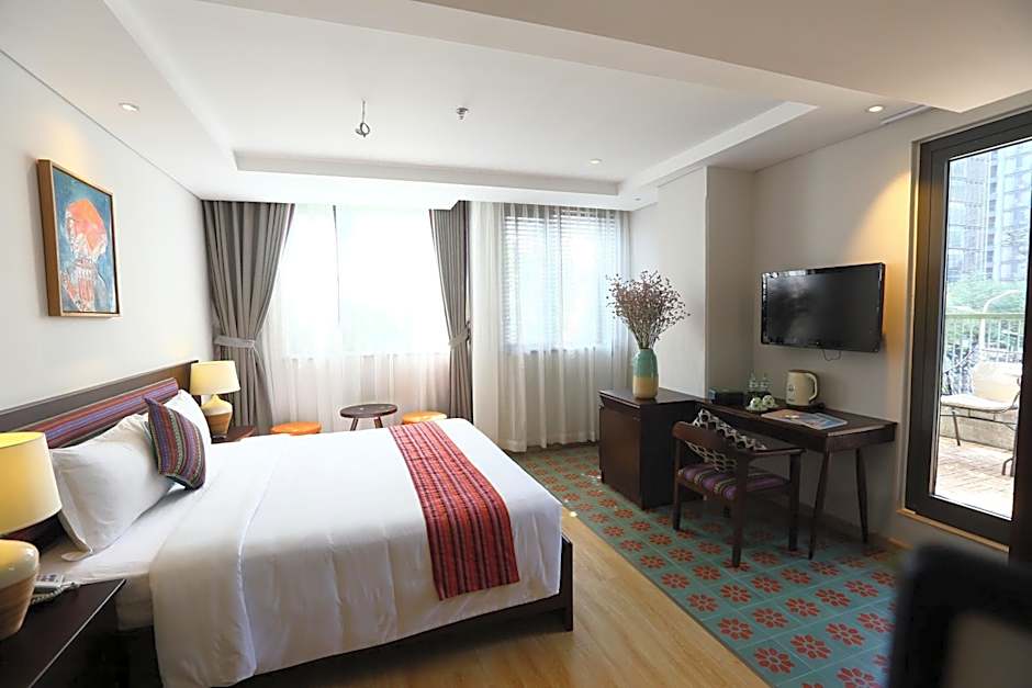 Photo 1 of 7 of Suite, Balcony